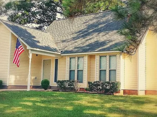 308 E Emerald Dr, Enterprise, AL 36330