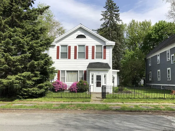 558 3rd Ave, Troy, NY 12182