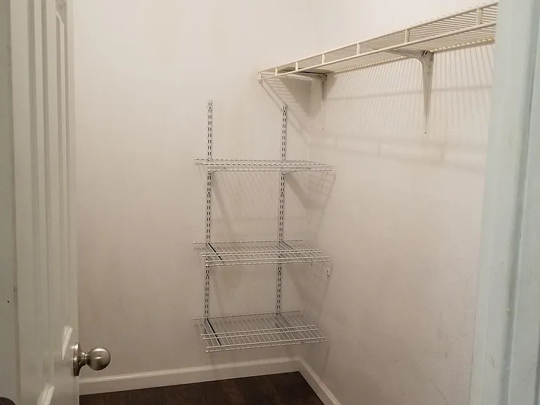 610 Eugene St #6 — Photo 6