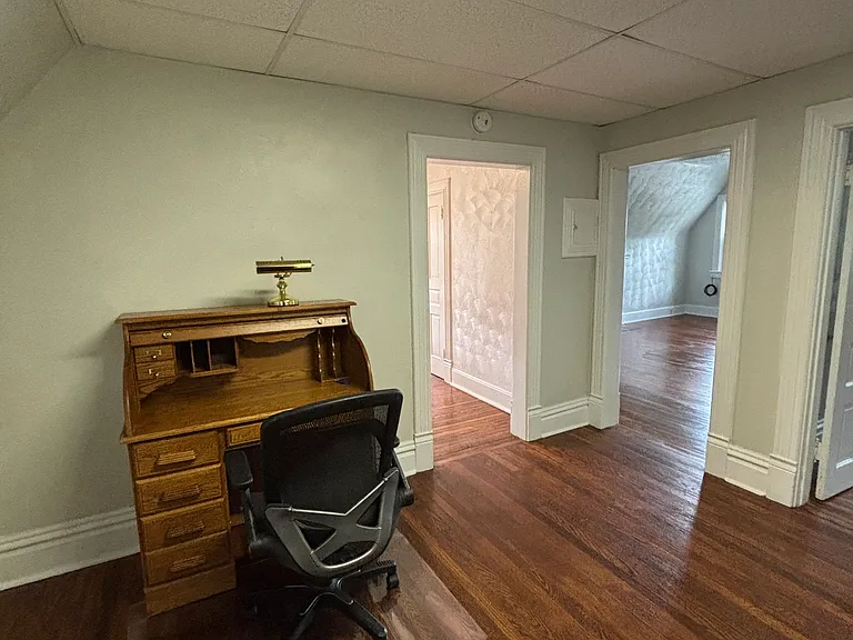 425 N Main St — Photo 3