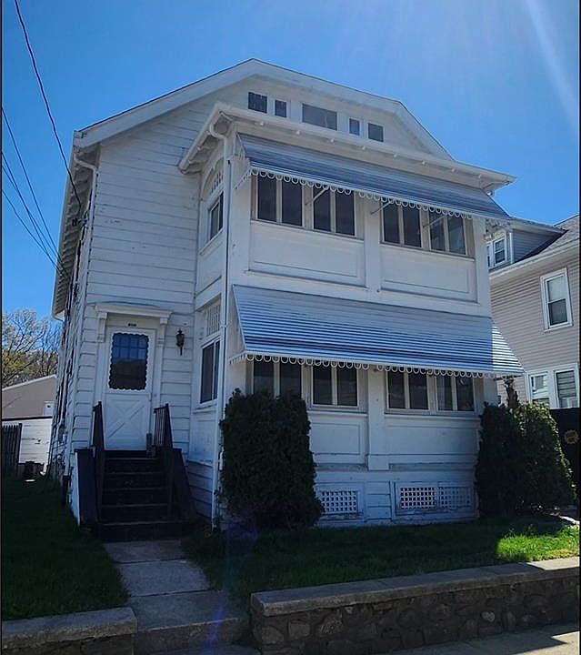 1st image of 688 Providence St