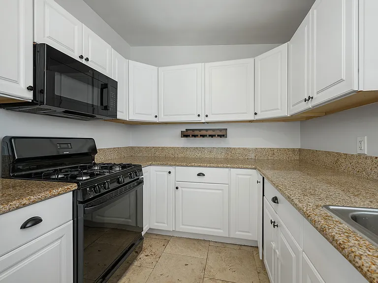 749 Oneonta Ave — Photo 8