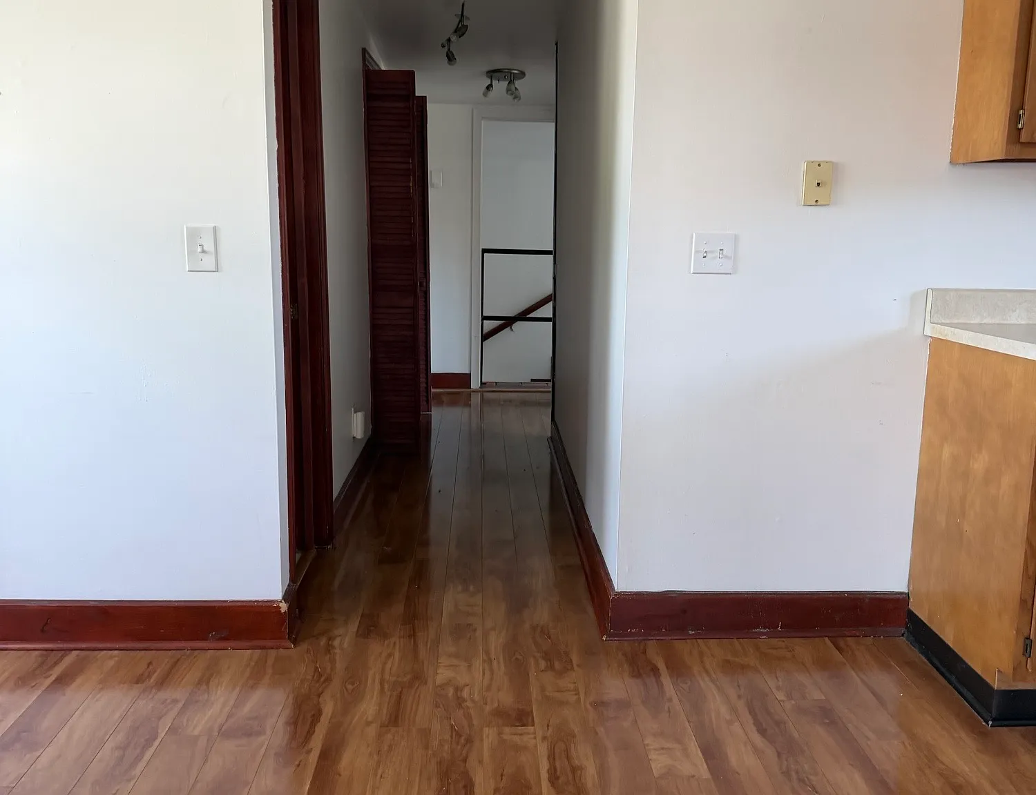 1 bed, 950 sqft, $1,275 — Photo 1
