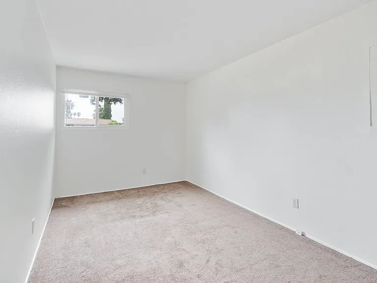 6734 Barnhurst Dr — Photo 12