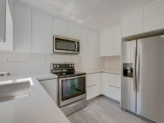 4th image of 40 NW 47th Ave #40
