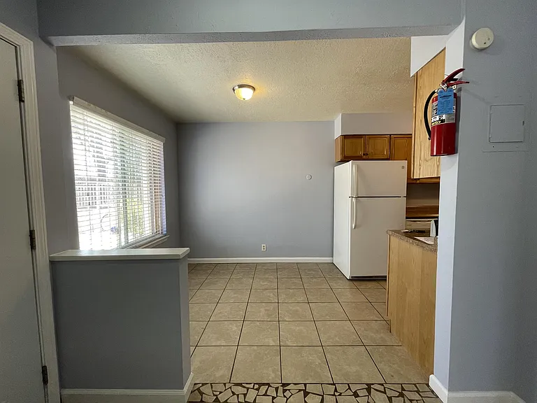 3621 Wellesley Dr NE #C — Photo 4
