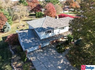 9504 Valley St, Omaha, NE 68124