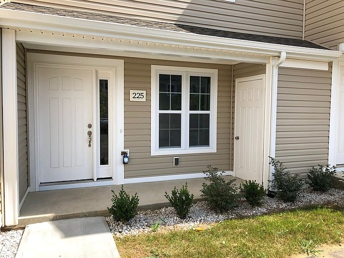 1st image of 225 Twig St