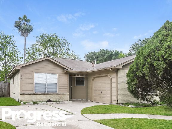 2nd image of 18702 Spinney Ln