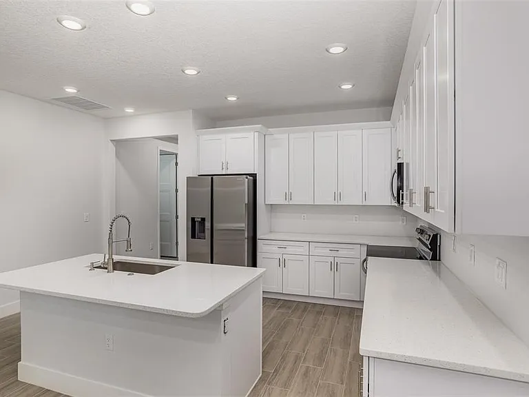 1108 Oregon Ave — Photo 5