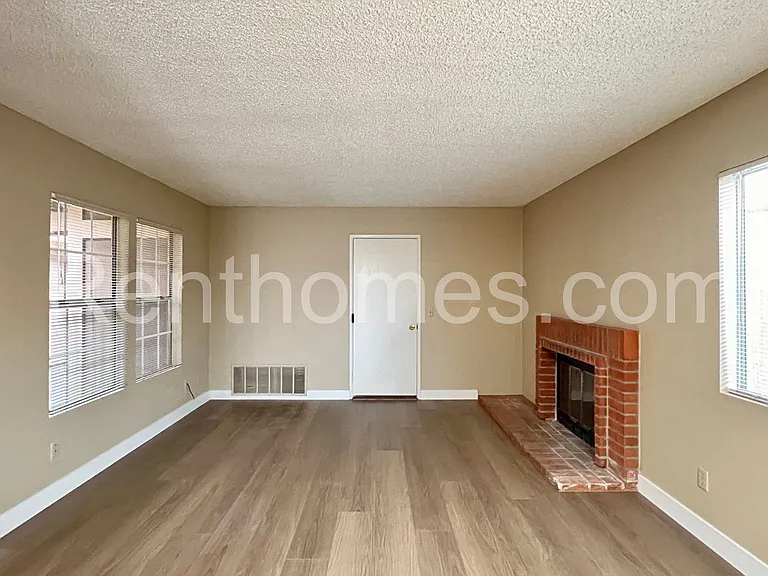10594 Dabney Dr — Photo 11