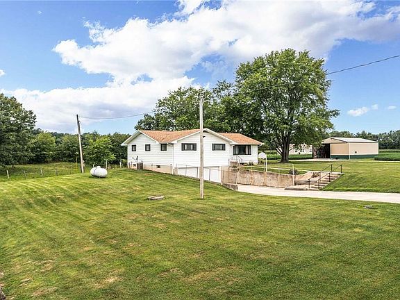 3rd image of 16871 N 1200th St