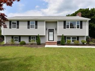 5 Georgia Dr, Walpole, MA 02081