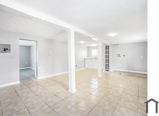 5th image of 323 Texas St #1