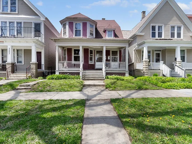 3205 N Bartlett Ave — Photo 1