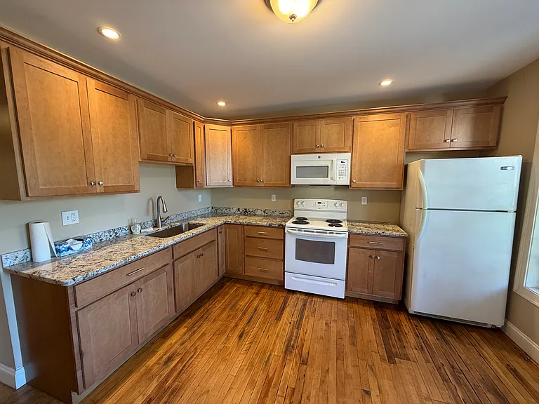 313 Jewett St #1 — Photo 2