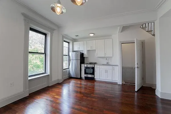 Rented by LGM Real Estate | media 18