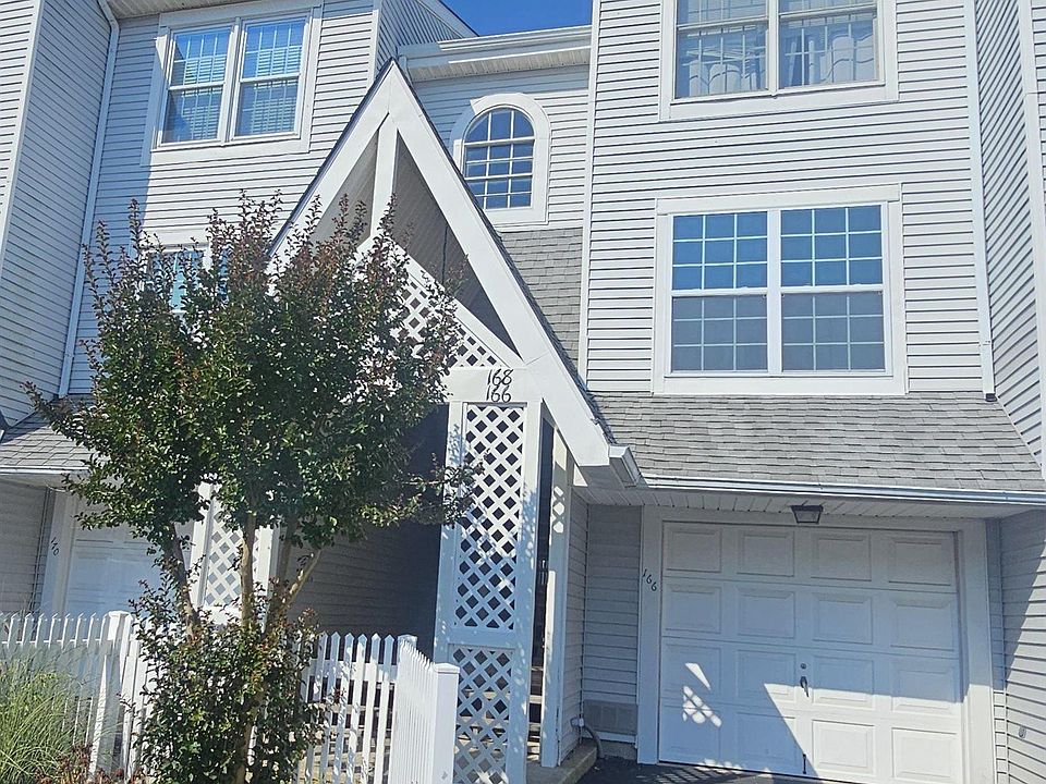 1st image of 166 39th St S #166