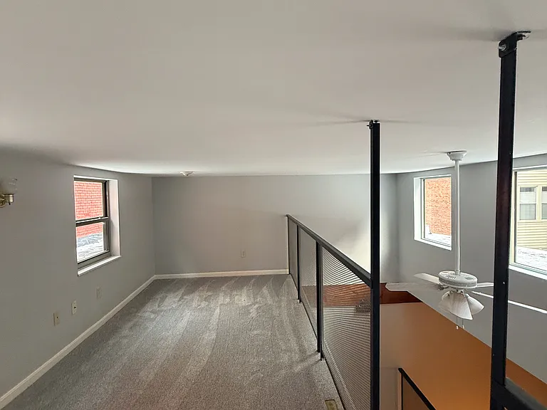 325 W 5th St #3 — Photo 20