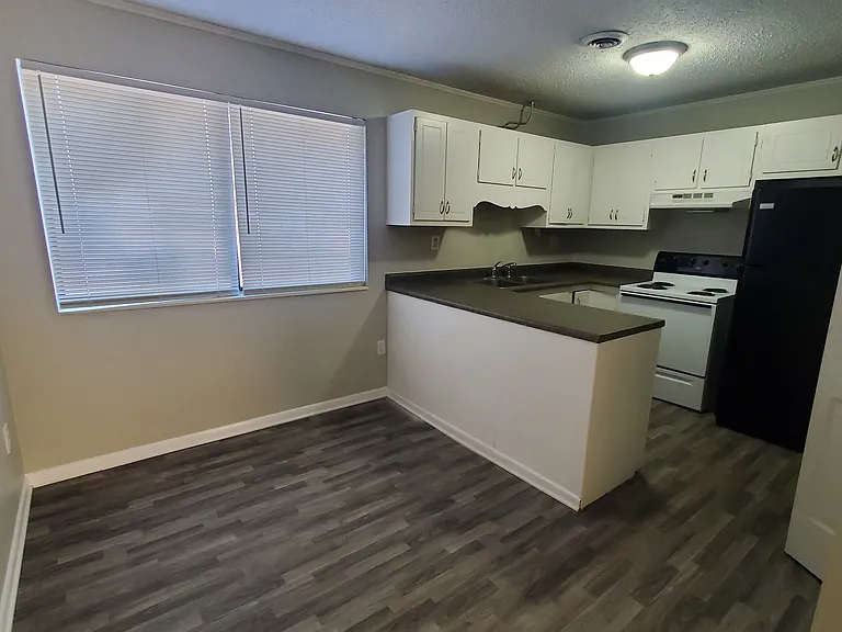 728 E Ellis St #121 — Photo 2