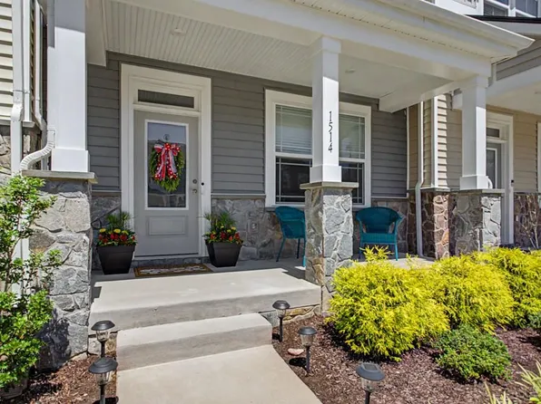 1514 Stanford Ln, Newport News, VA 23608
