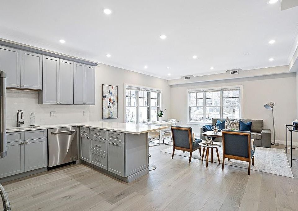 1st image of 26 Cummins Hwy Suite 6