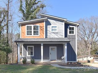 633 Hyde Park Dr, Concord, NC 28025