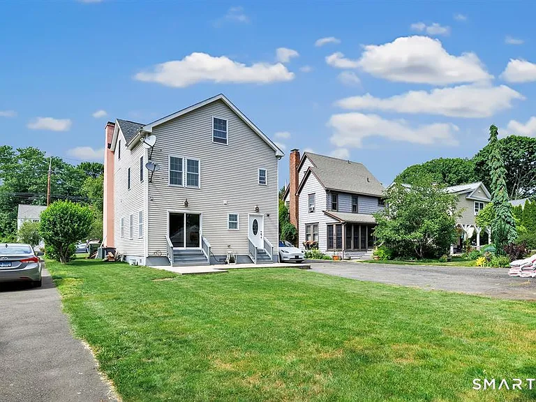 171 Henderson Rd — Photo 32