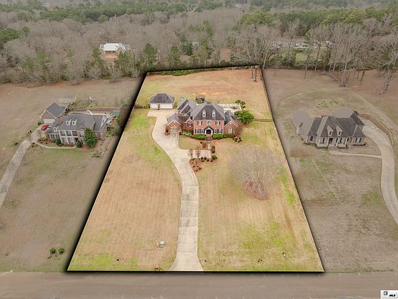 3rd image of 210 Petrus Cir