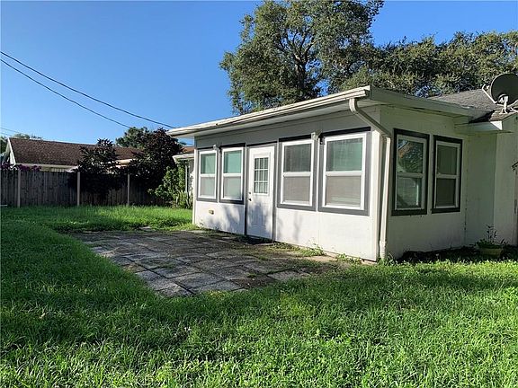 2nd image of 366 14th Ave
