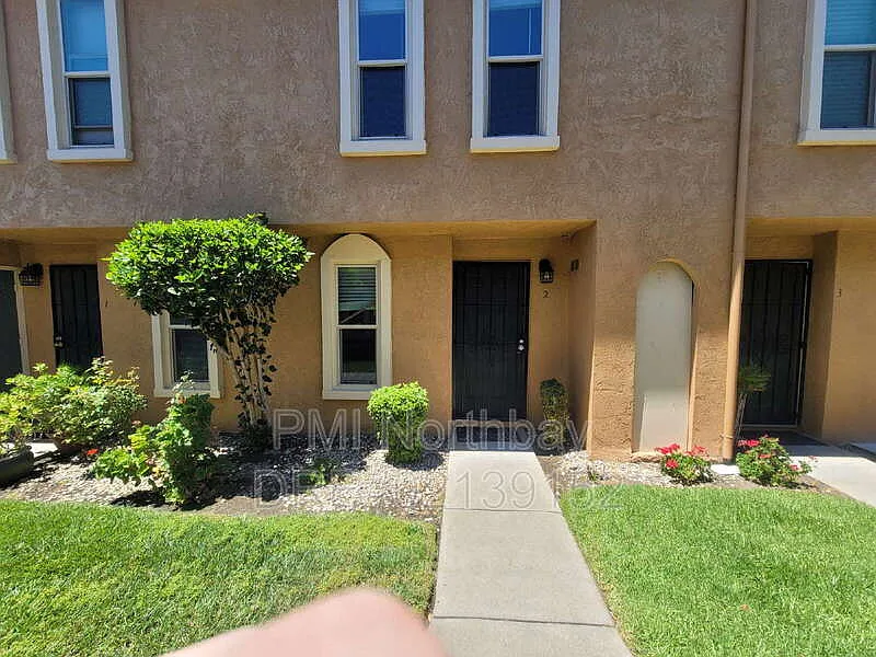 2 bed, 2.0 bath, 1100 sqft, $1,995 — Photo 1