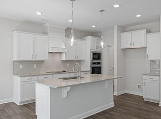 27 Fairwinds Dr, Lillington, NC 27546