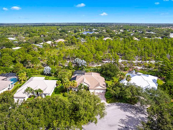 3rd image of 8069 SE Sequoia Drive
