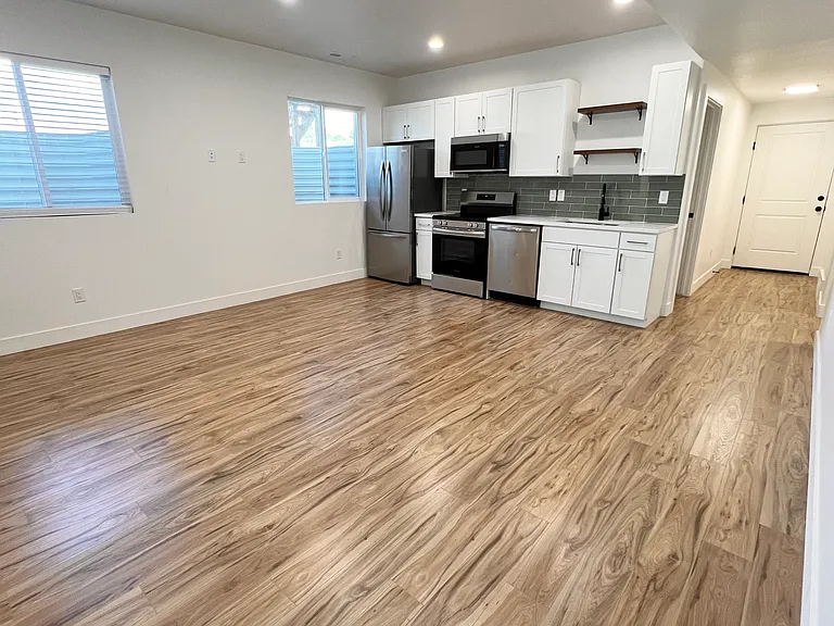 514 N 450 W — Photo 9