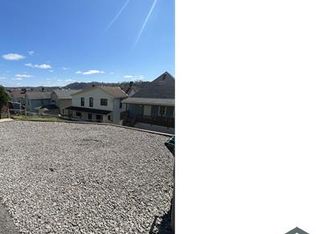 424 W 7th Ave #1, Tarentum, PA 15084