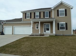 1642 Pintail Dr, West Bend, WI 53095