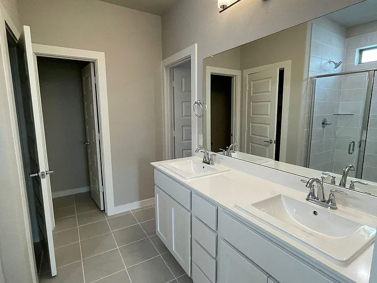 1101 Mahogany Dr — Photo 26