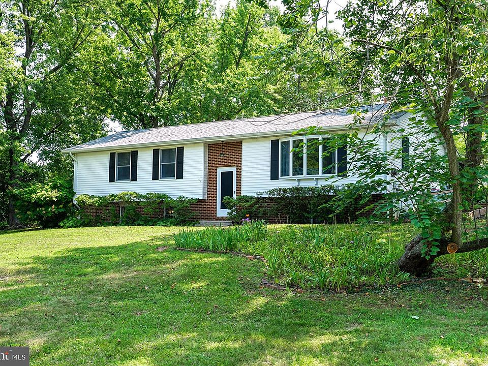 1st image of 200 Manor Ave