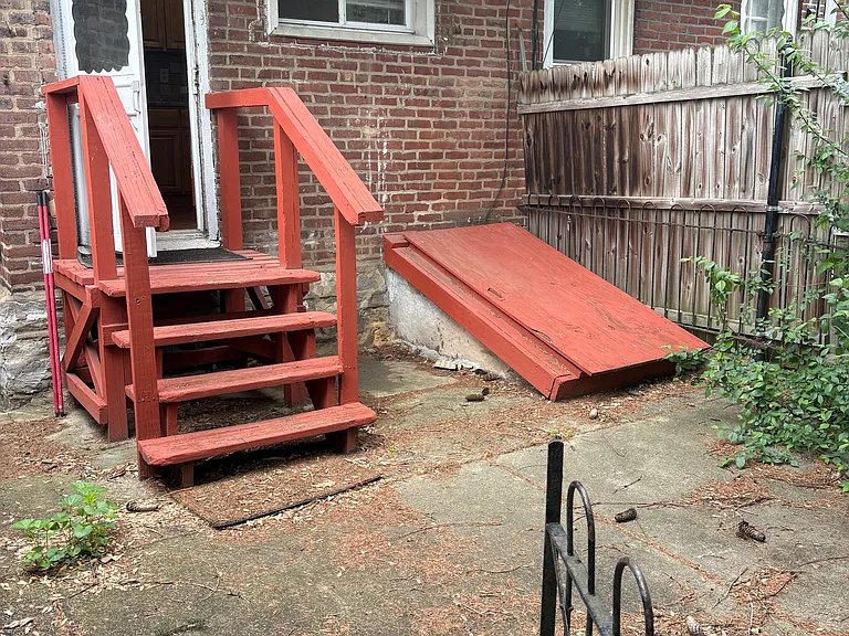 5927 Tackawanna St — Photo 17