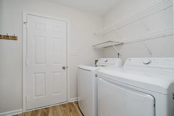 5896 Hollow Oak Trl — Photo 25