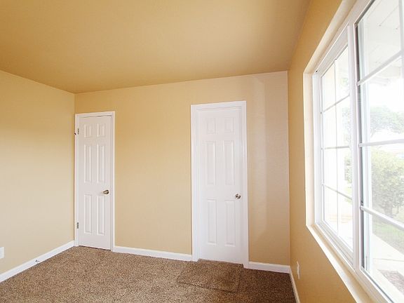 4th image of 1025 W Las Flores Way