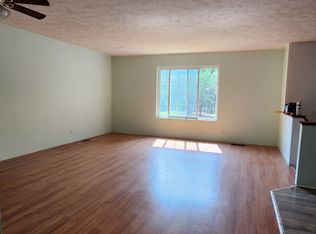 4220 N 44th St #B, Lincoln, NE 68504