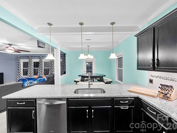 2nd image of 2342 Bloomfield Dr