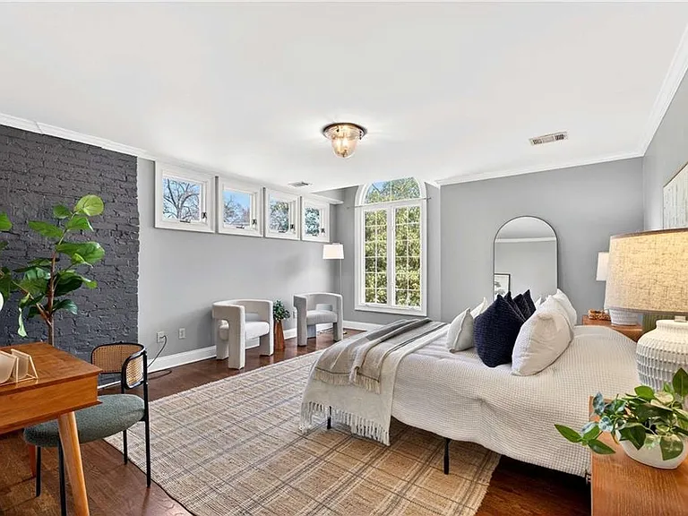 217 Westminster Dr NE — Photo 41