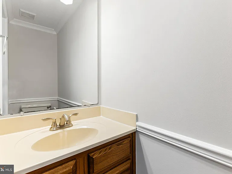 1232 Quaker Ridge Dr — Photo 13