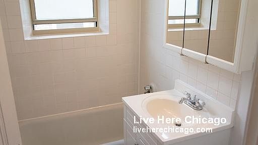 4th image of 2500 N Sawyer Ave