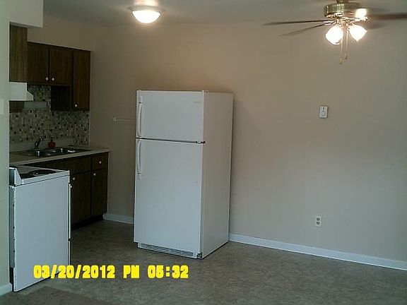 Interior pictures may not be the same apartment as being sho