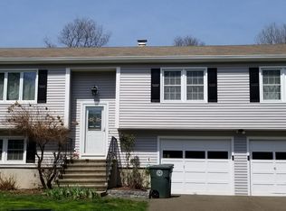 263 Baxter Ln, Milford, CT 06460