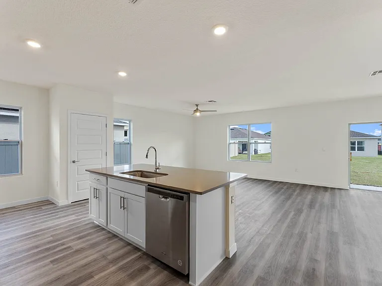 419 Tanis Ave — Photo 4