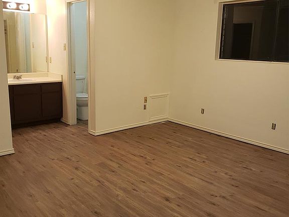 4th image of 112 Southway Dr #B